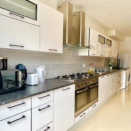London Studio Apartments, Private Bathrooms And Parking Ilford Eksteriør billede