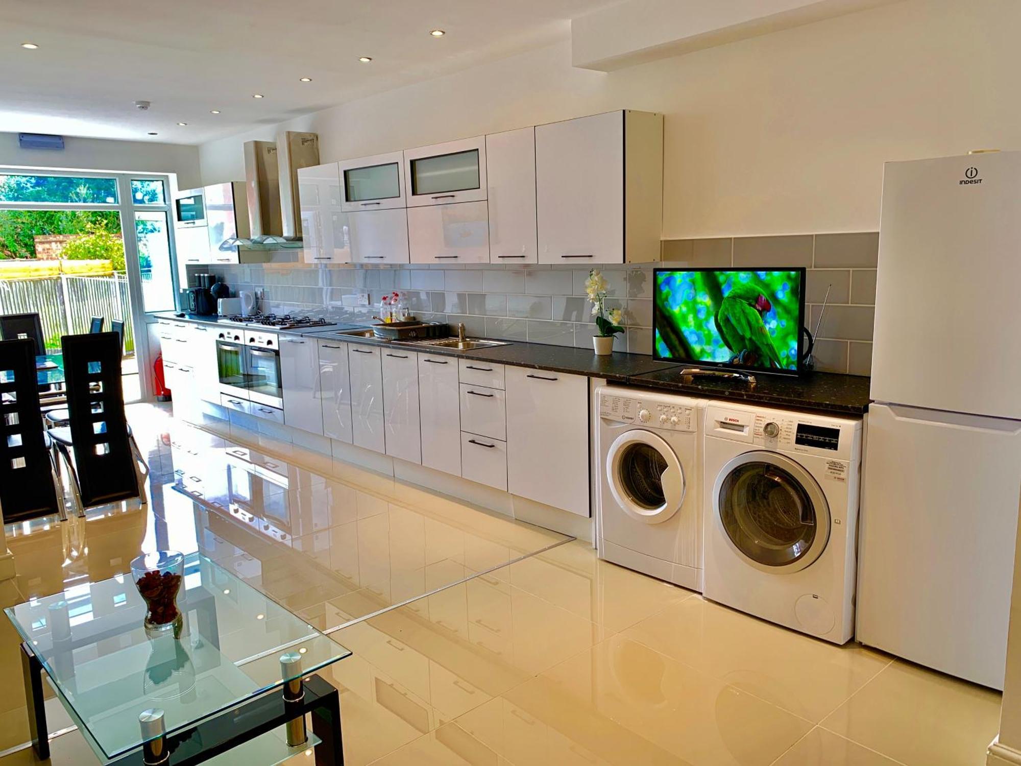 London Studio Apartments, Private Bathrooms And Parking Ilford Eksteriør billede