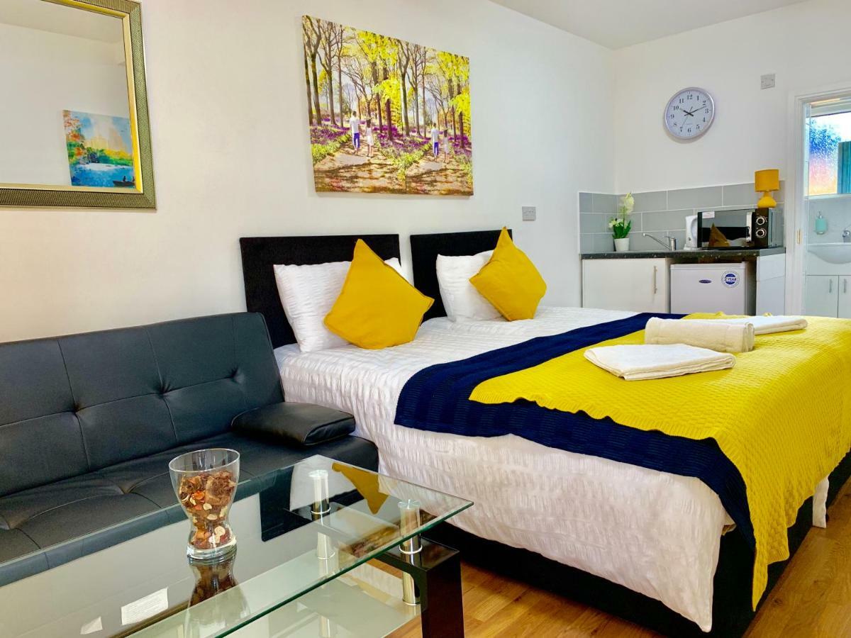 London Studio Apartments, Private Bathrooms And Parking Ilford Eksteriør billede