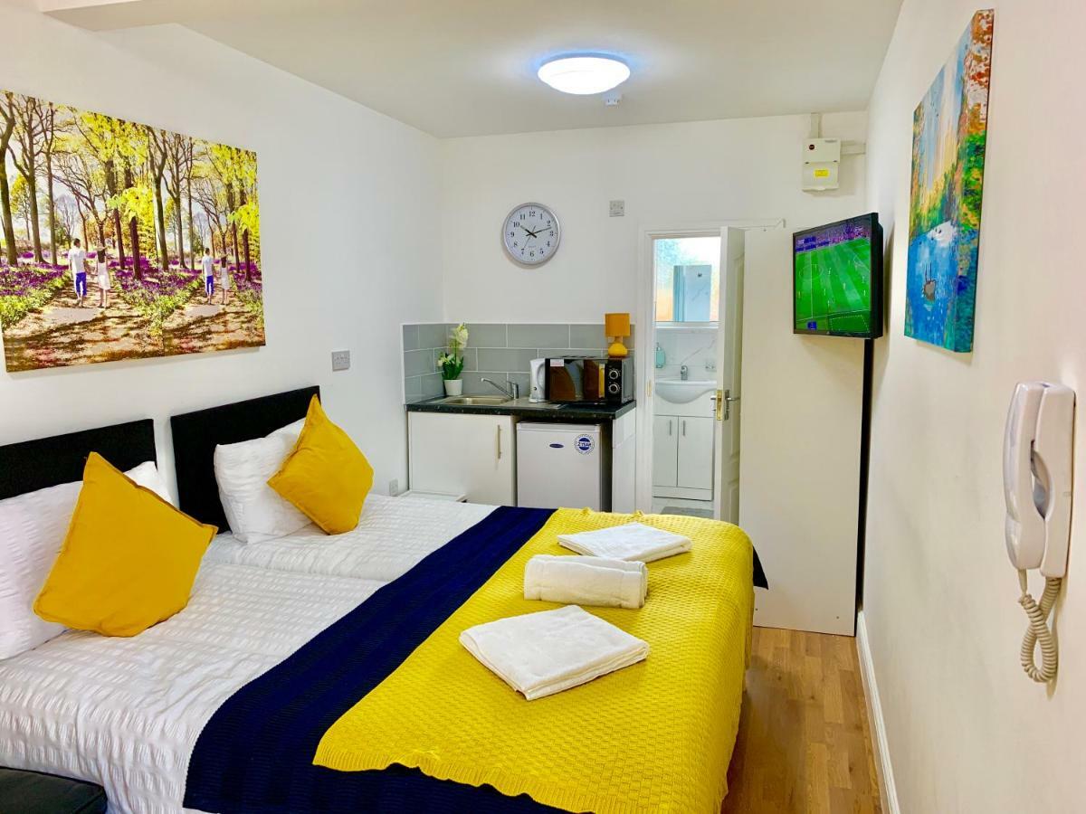 London Studio Apartments, Private Bathrooms And Parking Ilford Eksteriør billede