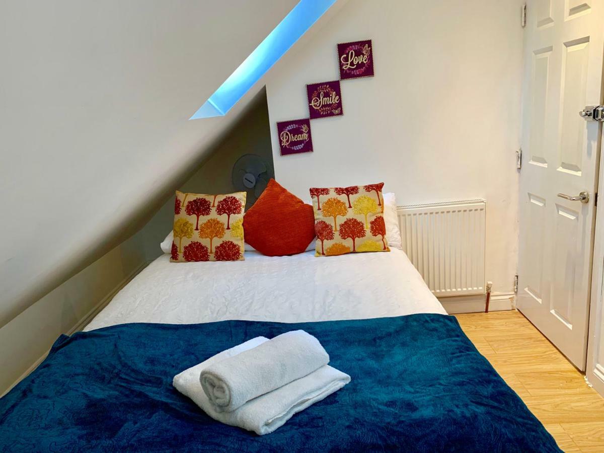 London Studio Apartments, Private Bathrooms And Parking Ilford Eksteriør billede