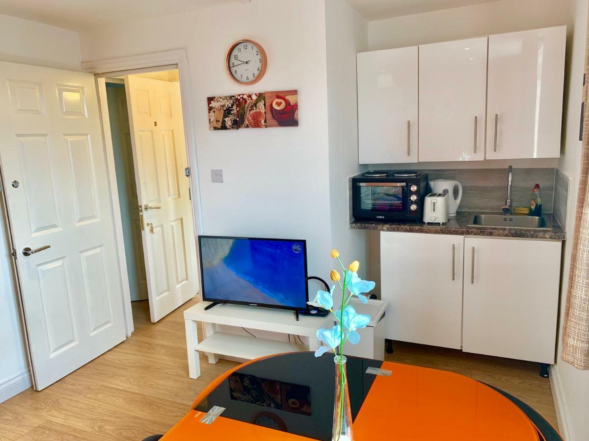 London Studio Apartments, Private Bathrooms And Parking Ilford Eksteriør billede