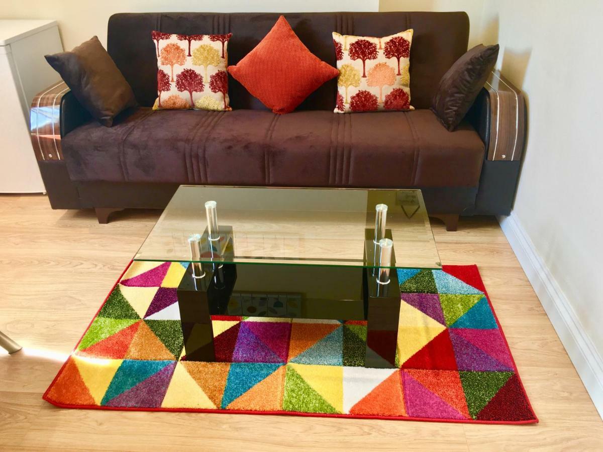 London Studio Apartments, Private Bathrooms And Parking Ilford Eksteriør billede
