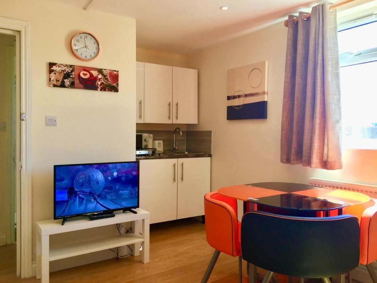 London Studio Apartments, Private Bathrooms And Parking Ilford Eksteriør billede