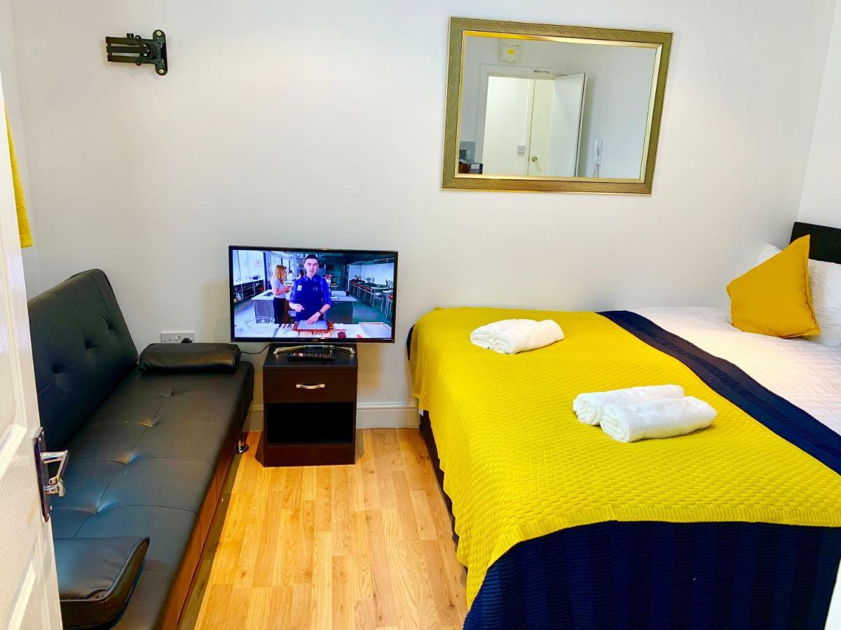 London Studio Apartments, Private Bathrooms And Parking Ilford Eksteriør billede