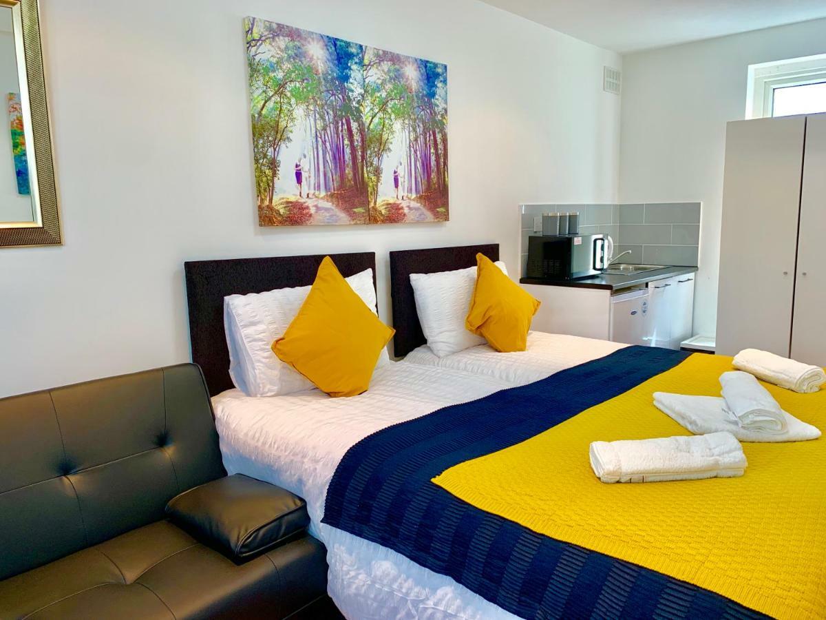 London Studio Apartments, Private Bathrooms And Parking Ilford Eksteriør billede